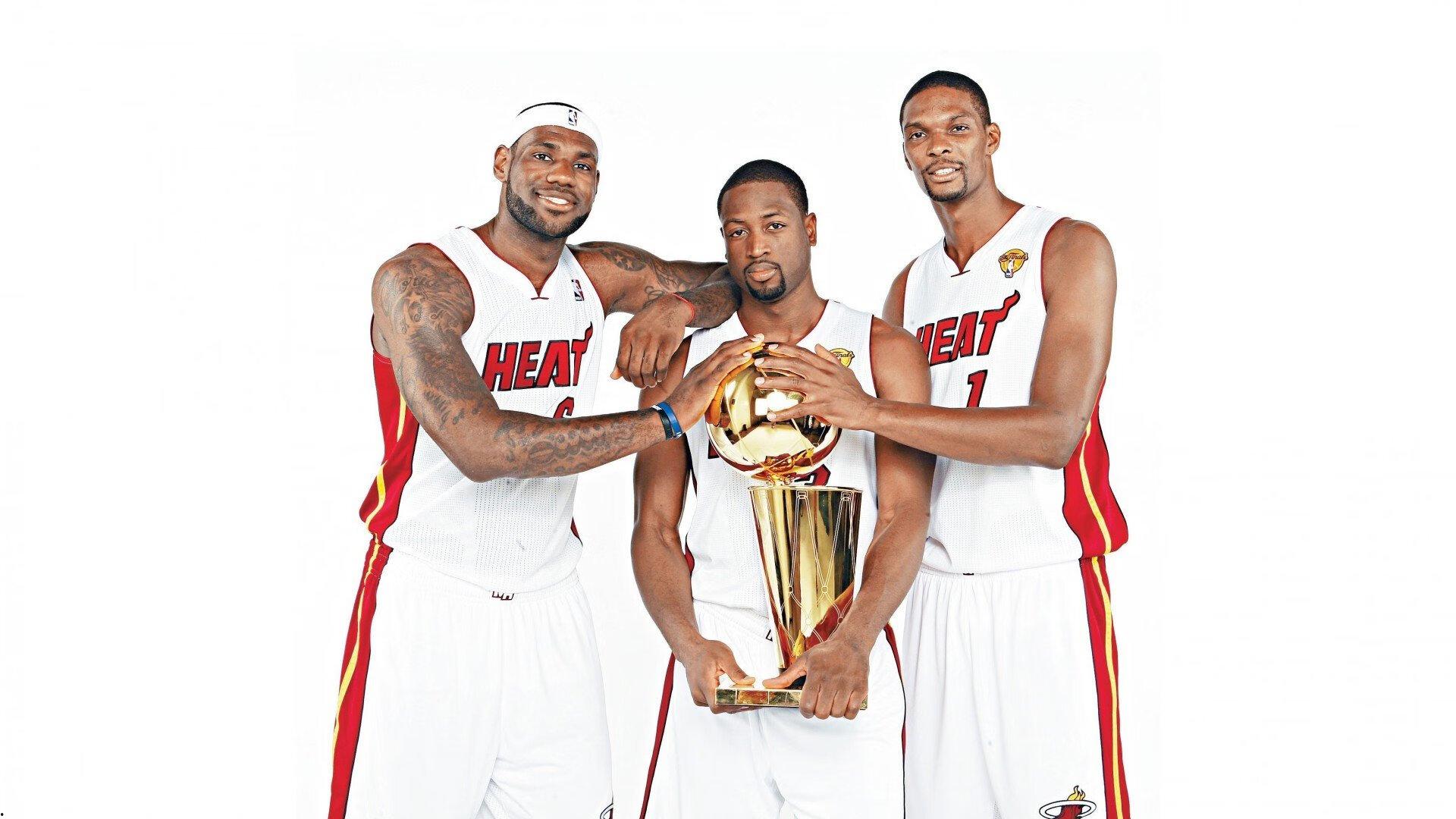 赵继伟解说调侃赵睿,他的尺寸比较大,不像1号位像3号位