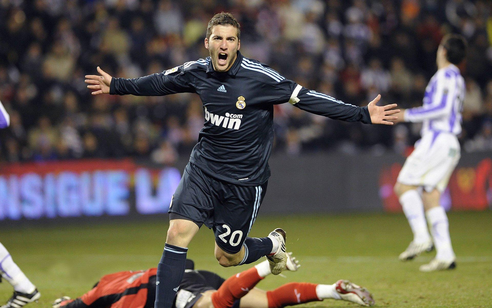 揭秘，罗德里戈父亲曾踢右后卫 儿子21岁 他37岁